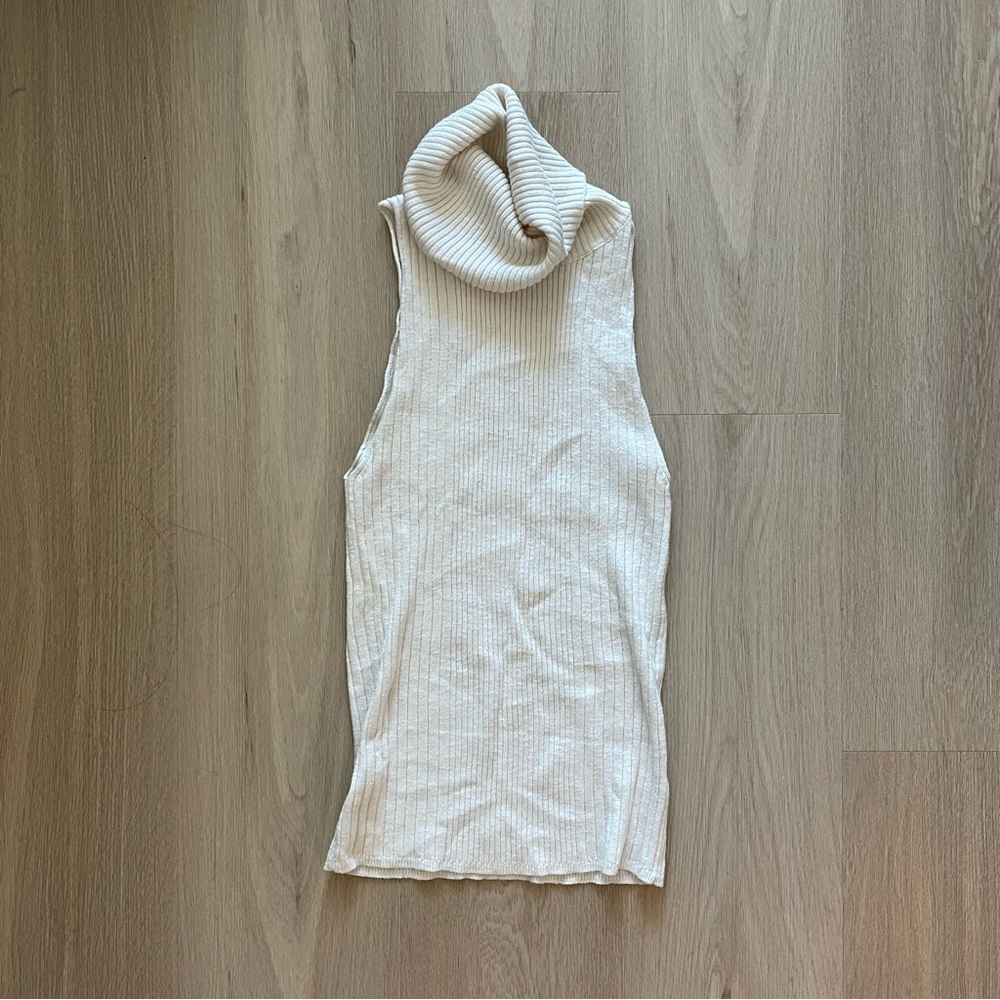 Good condition Wild Pearl cream cowlneck sweater tank size S